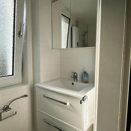 Cozy 1-room הנובר